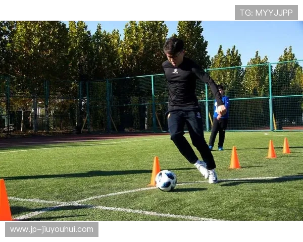 儿童足球入门完整指南：技能训练与趣味练习宝典基础与协作能力